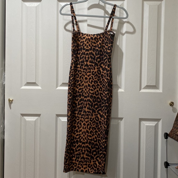 Pretty Little Thing Leopard Dress New With Tags Size 2 Perfect Condition - Picture 4 of 7